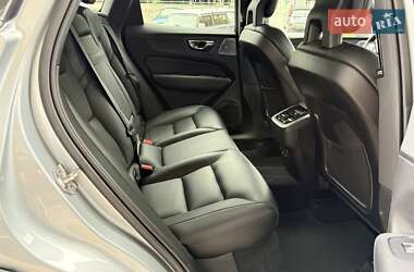 Внедорожник / Кроссовер Volvo XC60 2018 в 