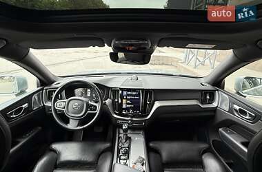 Внедорожник / Кроссовер Volvo XC60 2018 в 