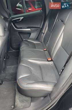 Внедорожник / Кроссовер Volvo XC60 2014 в 