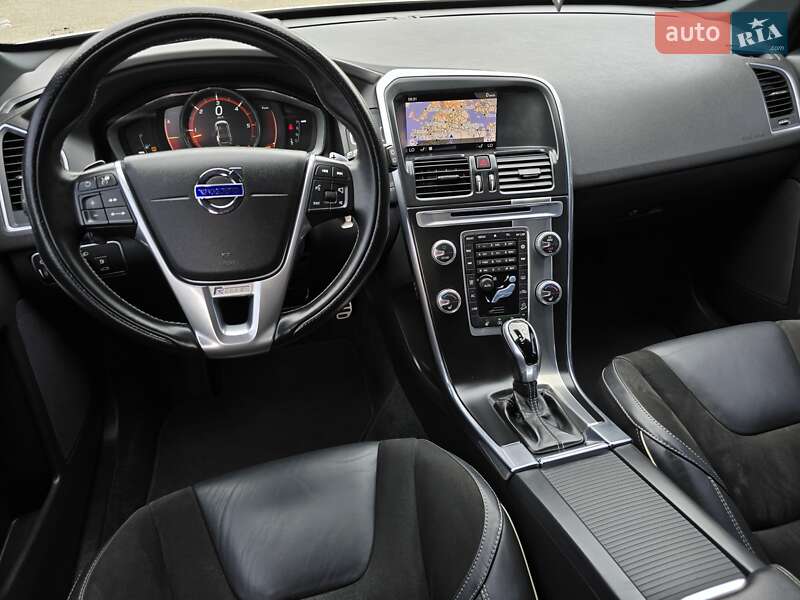 Внедорожник / Кроссовер Volvo XC60 2017 в Калуше