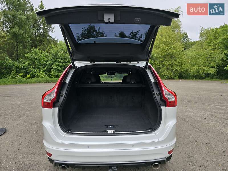 Внедорожник / Кроссовер Volvo XC60 2017 в Калуше