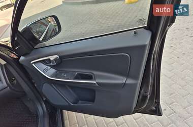 Позашляховик / Кросовер Volvo XC60 2013 в 