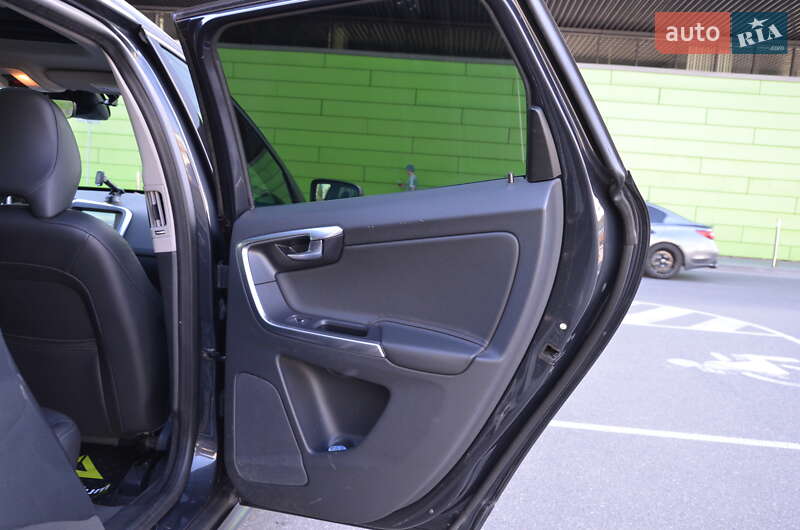 Внедорожник / Кроссовер Volvo XC60 2014 в Киеве