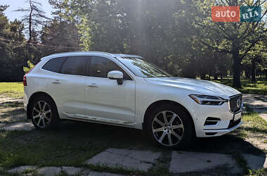 Внедорожник / Кроссовер Volvo XC60 2018 в 
