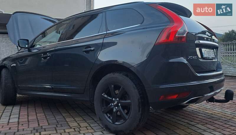 Внедорожник / Кроссовер Volvo XC60 2017 в 