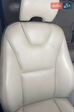 Внедорожник / Кроссовер Volvo XC60 2013 в 