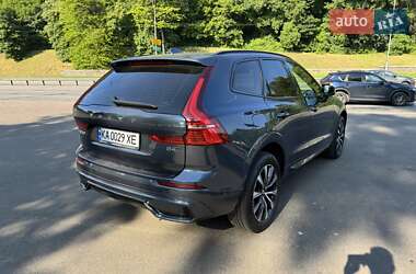 Внедорожник / Кроссовер Volvo XC60 2022 в 
