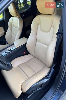 Внедорожник / Кроссовер Volvo XC60 2022 в 