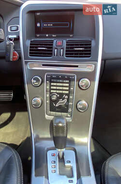 Внедорожник / Кроссовер Volvo XC60 2012 в 