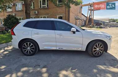 Внедорожник / Кроссовер Volvo XC60 2017 в 