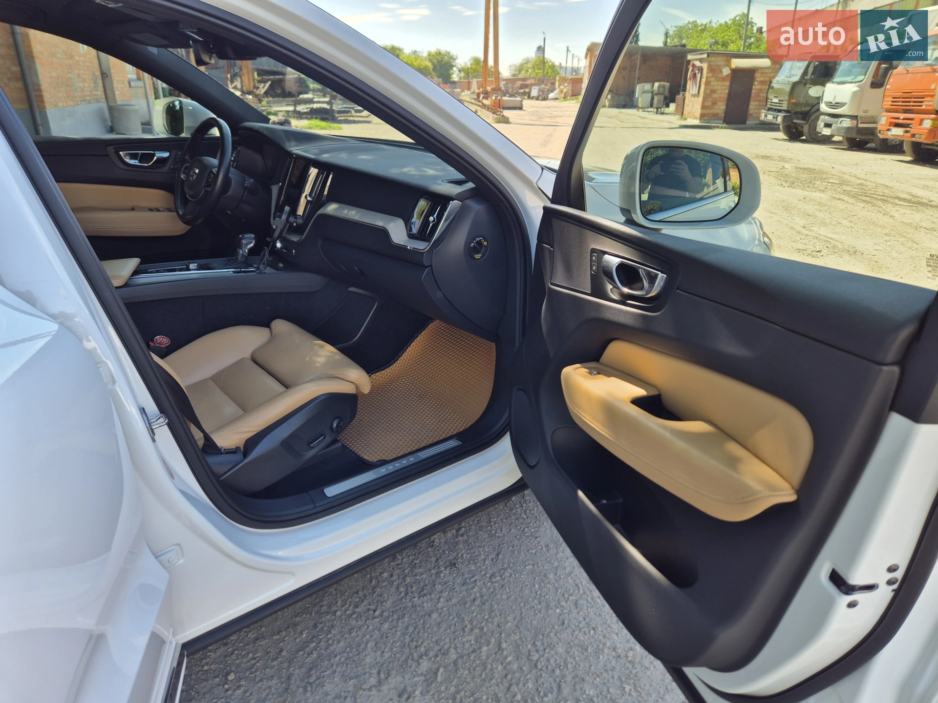 2017 Volvo XC60 - мініатюра 17