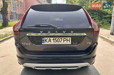 Внедорожник / Кроссовер Volvo XC60 2016 в 