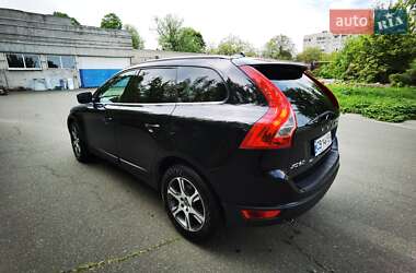 Внедорожник / Кроссовер Volvo XC60 2012 в 