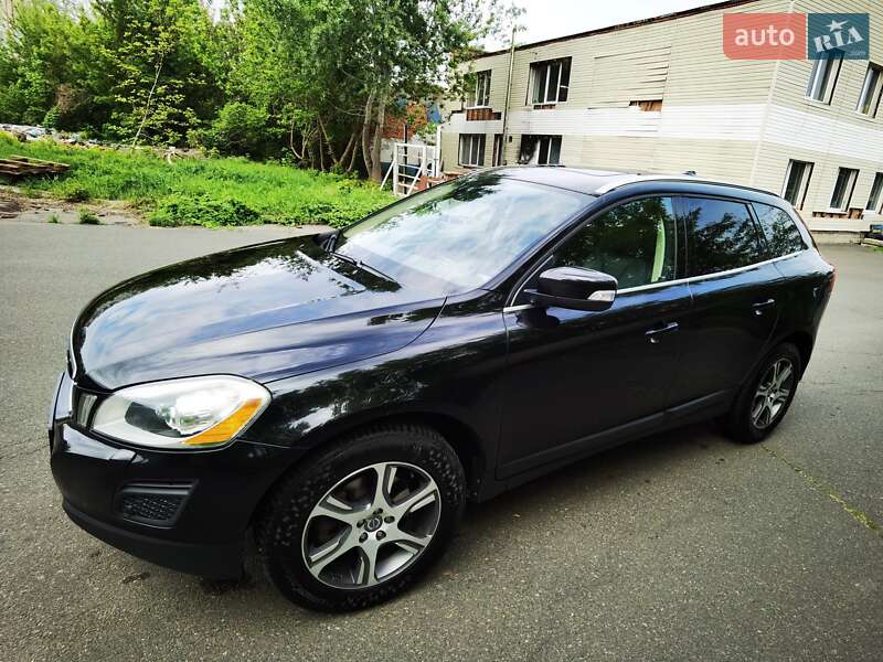 Внедорожник / Кроссовер Volvo XC60 2012 в 