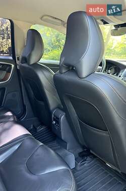 Внедорожник / Кроссовер Volvo XC60 2017 в 
