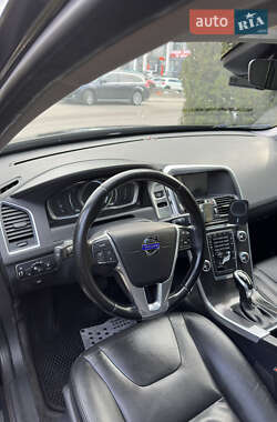 Внедорожник / Кроссовер Volvo XC60 2015 в 