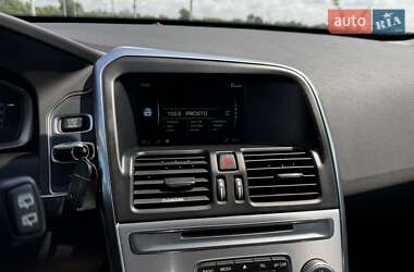 Внедорожник / Кроссовер Volvo XC60 2016 в 