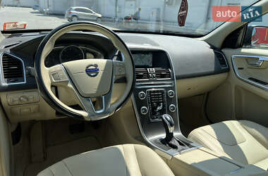 Позашляховик / Кросовер Volvo XC60 2015 в 