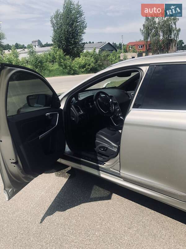 Внедорожник / Кроссовер Volvo XC60 2015 в Броварах