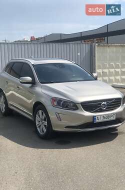 Внедорожник / Кроссовер Volvo XC60 2015 в 