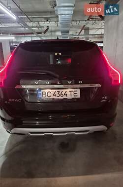 Внедорожник / Кроссовер Volvo XC60 2016 в 