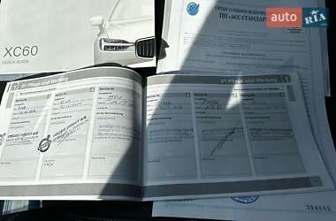 Внедорожник / Кроссовер Volvo XC60 2019 в 