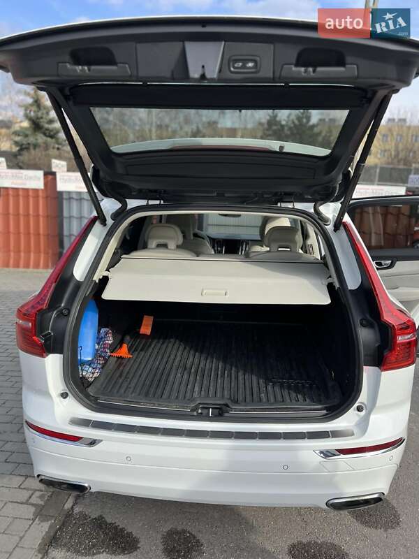 Позашляховик / Кросовер Volvo XC60 2017 в Львові