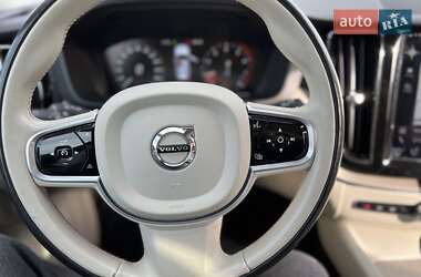 Позашляховик / Кросовер Volvo XC60 2017 в 