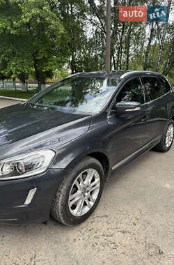 Внедорожник / Кроссовер Volvo XC60 2015 в 