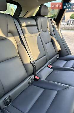 Внедорожник / Кроссовер Volvo XC60 2021 в 