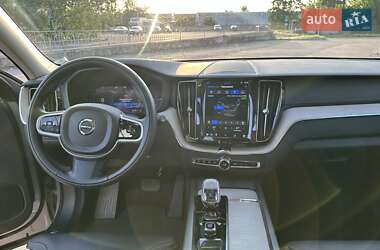 Внедорожник / Кроссовер Volvo XC60 2021 в 
