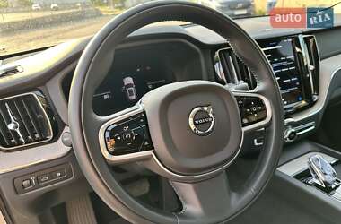 Внедорожник / Кроссовер Volvo XC60 2021 в 