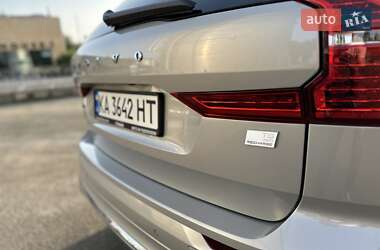 Внедорожник / Кроссовер Volvo XC60 2021 в 