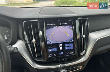 Внедорожник / Кроссовер Volvo XC60 2018 в 