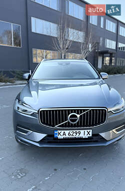 Внедорожник / Кроссовер Volvo XC60 2017 в 