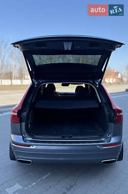 Внедорожник / Кроссовер Volvo XC60 2017 в 