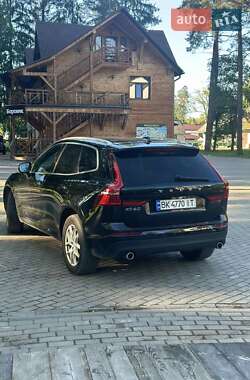 Внедорожник / Кроссовер Volvo XC60 2019 в 