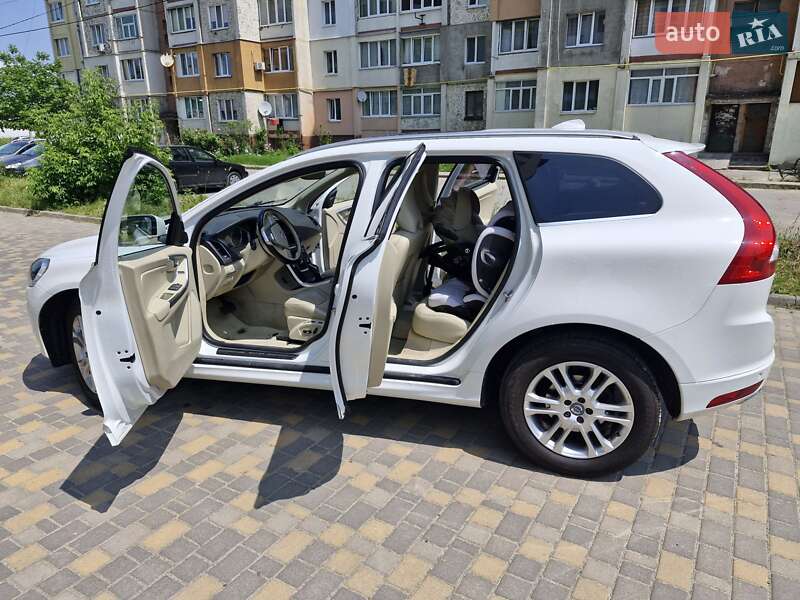 Внедорожник / Кроссовер Volvo XC60 2015 в Калуше