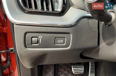 Внедорожник / Кроссовер Volvo XC60 2020 в 