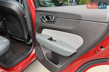 Внедорожник / Кроссовер Volvo XC60 2020 в 