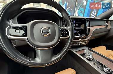 Внедорожник / Кроссовер Volvo XC60 2020 в 