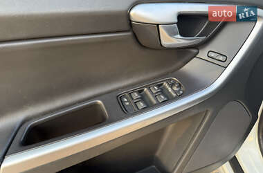 Внедорожник / Кроссовер Volvo XC60 2011 в 