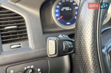 Внедорожник / Кроссовер Volvo XC60 2011 в 