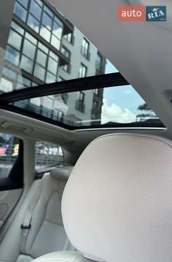 Внедорожник / Кроссовер Volvo XC60 2018 в 