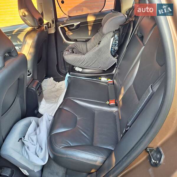 Внедорожник / Кроссовер Volvo XC60 2011 в Киеве