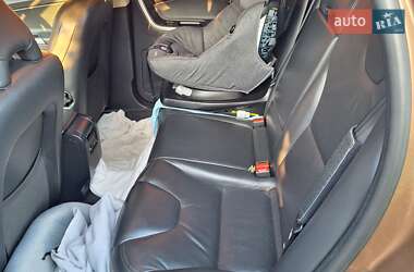 Внедорожник / Кроссовер Volvo XC60 2011 в 