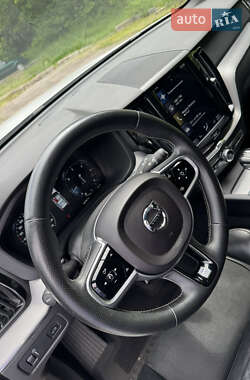 Внедорожник / Кроссовер Volvo XC60 2018 в 