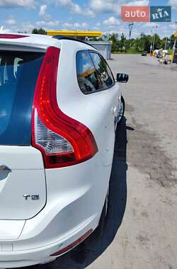 Внедорожник / Кроссовер Volvo XC60 2015 в 