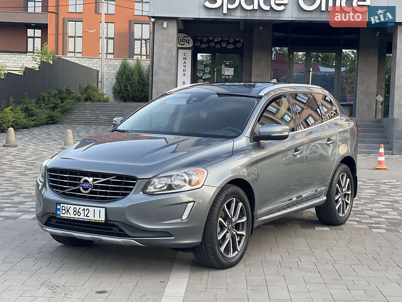 Внедорожник / Кроссовер Volvo XC60 2016 в 