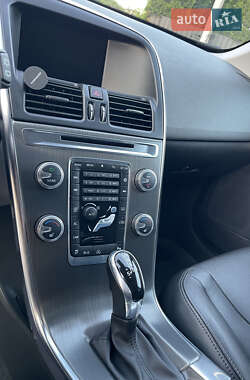 Внедорожник / Кроссовер Volvo XC60 2016 в 
